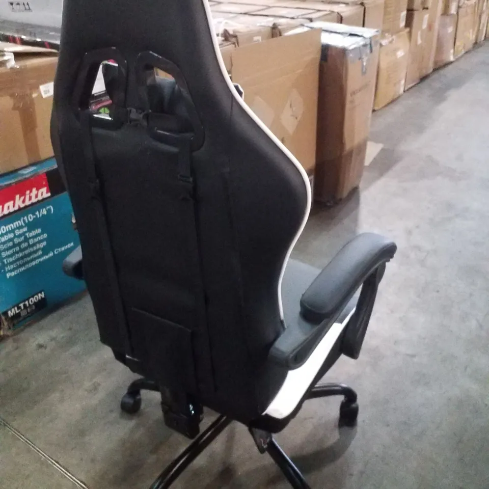 ERGONOMIC GAMING RACING CHAIR WITH FOOTREST - BLACK/WHITE 