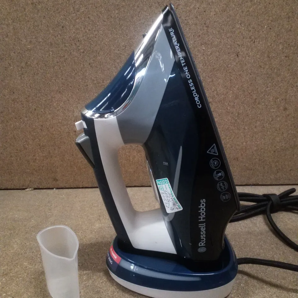 BOXED RUSSELL HOBBS 26020 CORDLESS ONE TEMPERATURE IRON