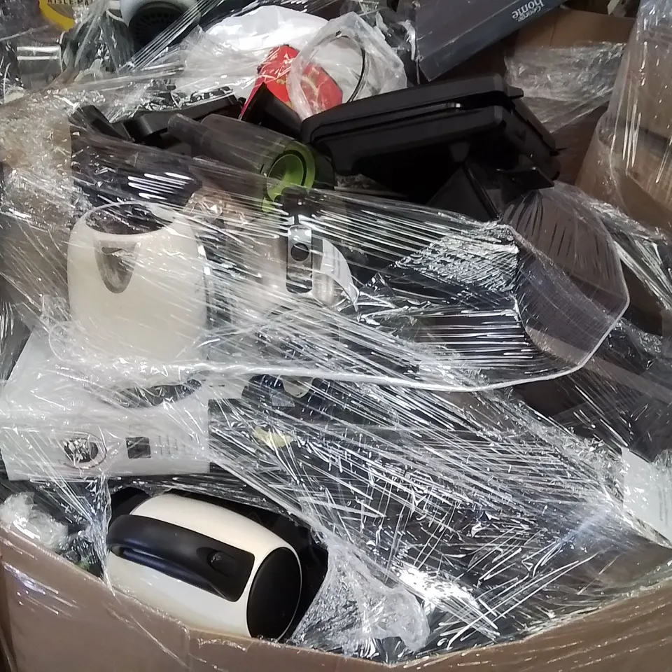 PALLET CONTAINING A LARGE QUANTITY OF KITCHEN APPLIANCES SUCH AS KETTLE,TOASTER,AIRFRYER
