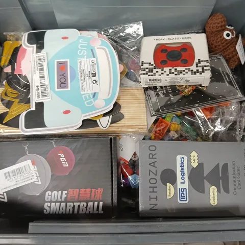 APPROXIMATELY 15 ASSORTED TOYS & GAMES TO INCLUDE GAMEBOY ADVANCE, LEGO, NIHOZARO, ETC