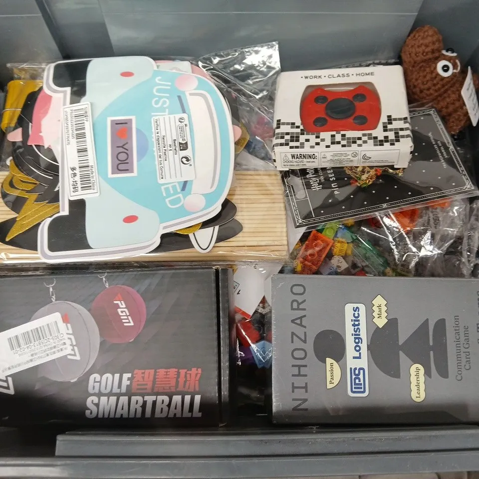 APPROXIMATELY 15 ASSORTED TOYS & GAMES TO INCLUDE GAMEBOY ADVANCE, LEGO, NIHOZARO, ETC