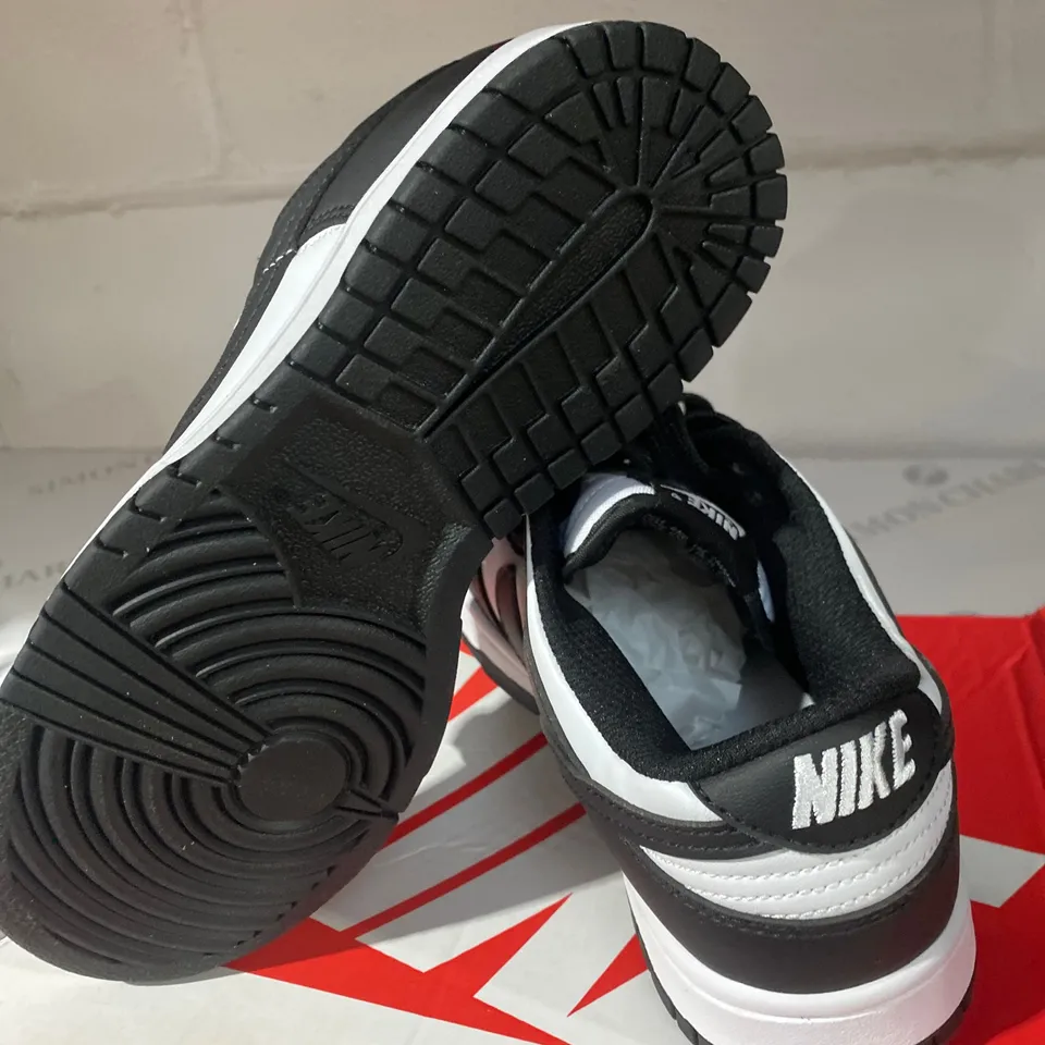 BOXED PAIR OF NIKE DUNK LOW BLACK/WHITE TRAINERS SIZE 3