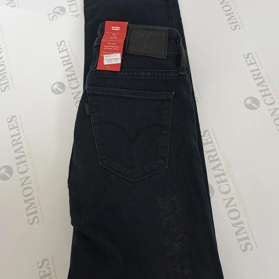 LEVIS STRUASS DENIM SLIM FIT JEANS SIZE UNSPECIFIED