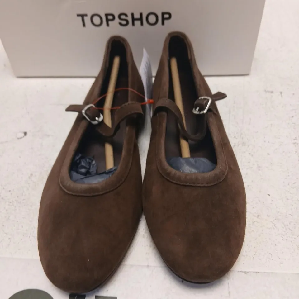 TOPSHOP BROWN SUEDE BALLET FLATS WITH BUCKLE – UK 4