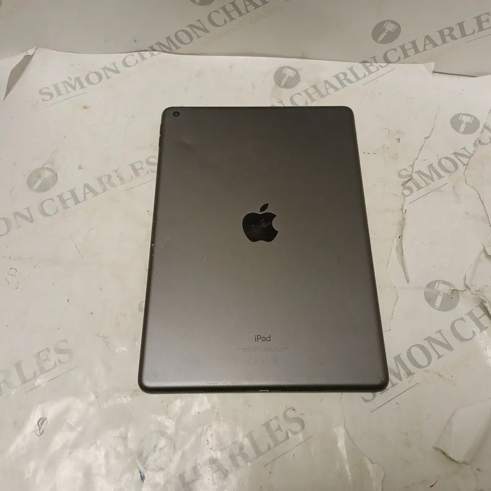 APPLE IPAD IN GREY MODEL A2197