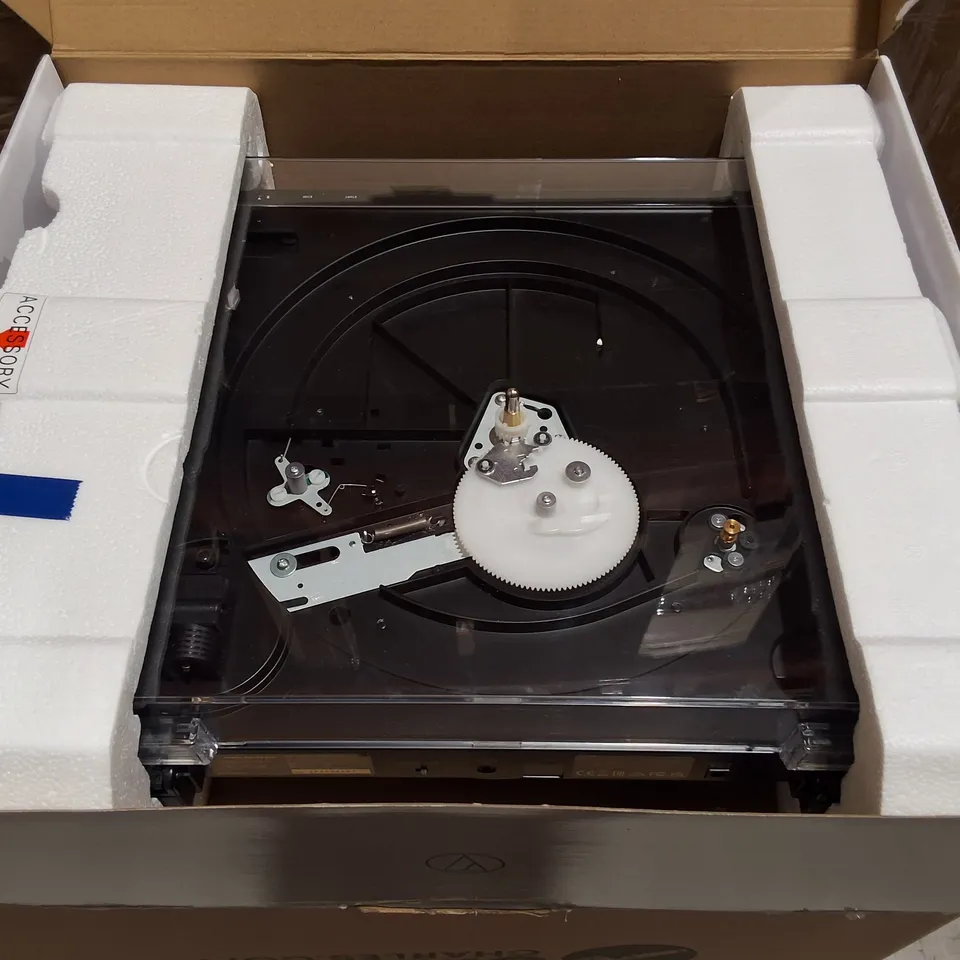 BOXED AUDIO TECHNICA FULLY AUTOMATIC BELT DRIVE TURNTABLE - AT-LP60X