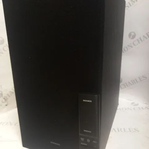 SAMSUNG SOUNDBAR WITH SUBWOOFER IN BLACK