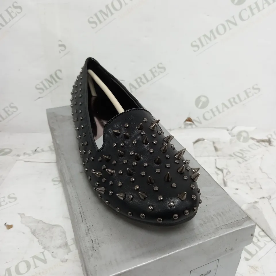 BOXED CASANDRA BLACK SPIKED LOW SHOES - SIZE 6