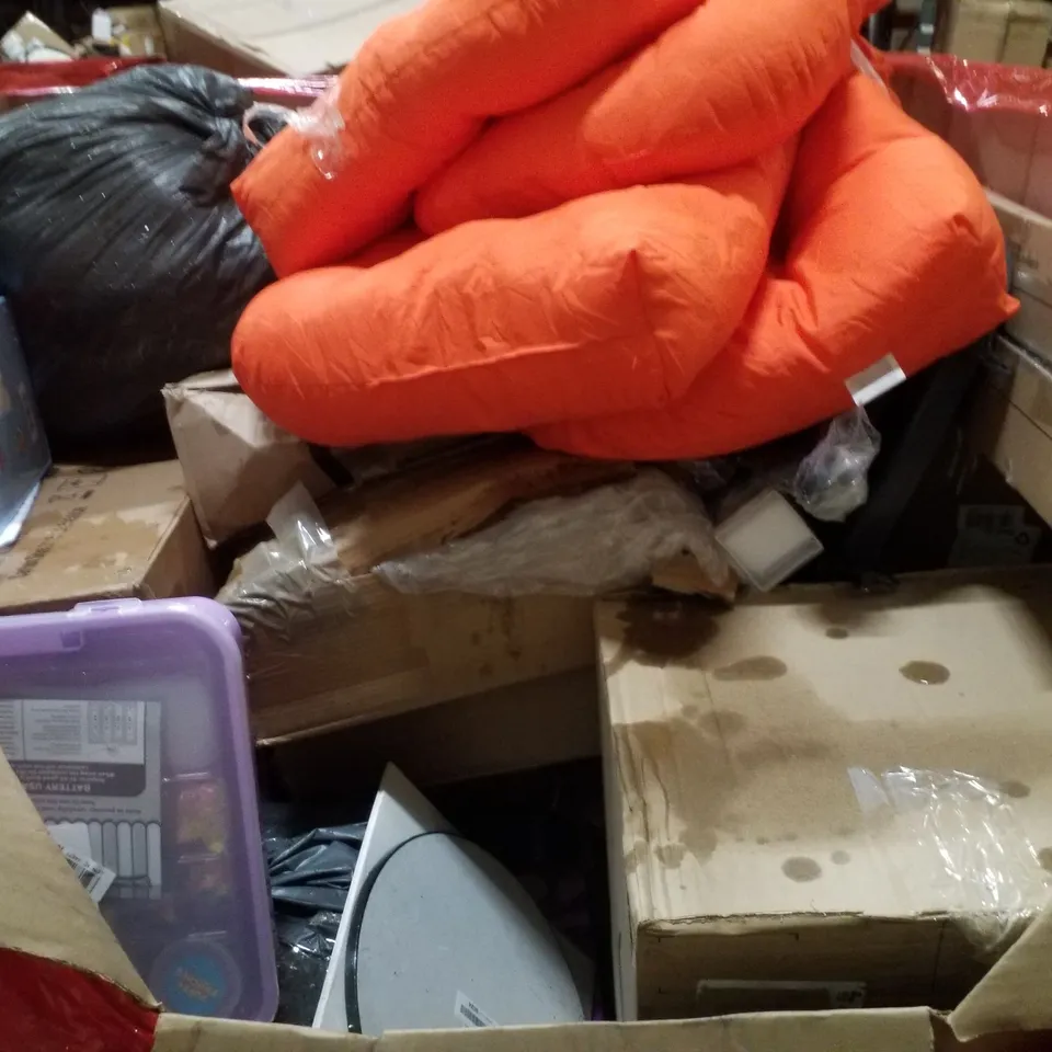 PALLET CONTAINING ASSORTED PRODUCTS INCLUDING UMBRELLA, 3" FOAM UNIVERSAL TOILET SEAT RISER, MOTOR CAR ENGINE TOY & ELECTRIC COOKTOP