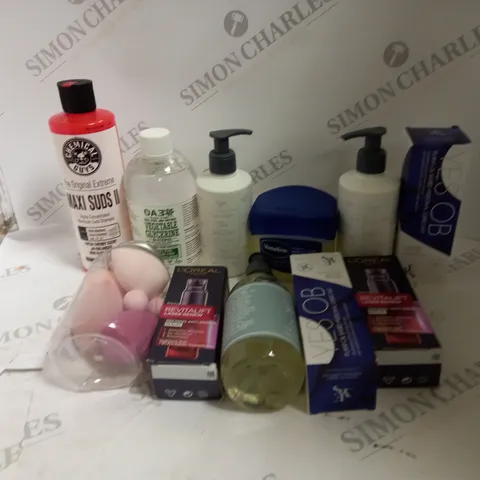 BOX OF ASSORTED COSMETIC ITEMS TO INCLUDE MAKEUP SPONGES, VASELINE AND L'OREAL
