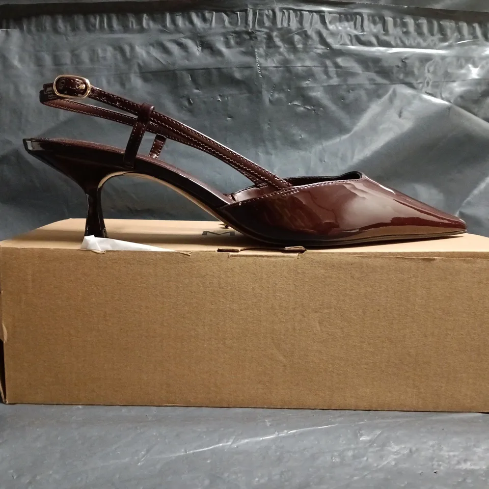 BOXED PAIR OF MNG POINTED TOE SLINGBACK HEELS IN CHOCOLATE SIZE EU 40