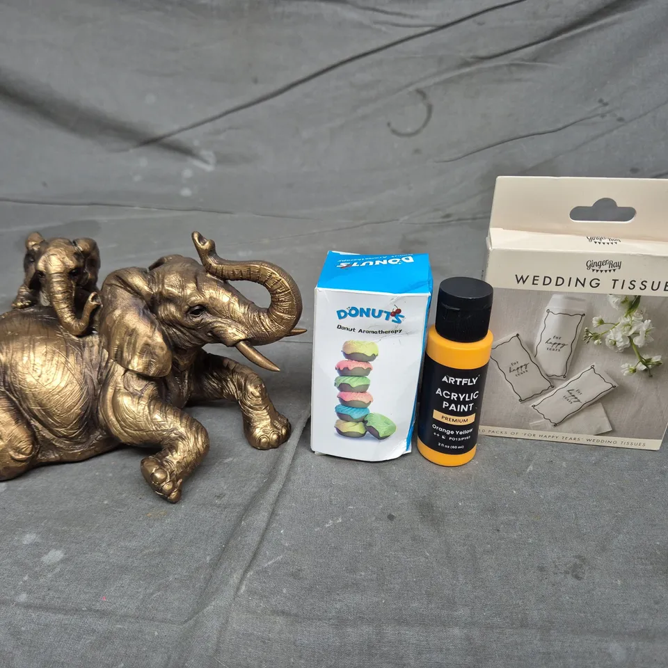 APPROXIMATELY 15 ASSORTED HOUSEHOLD ITEMS TO INCLUDE MAMA ELEPHANT AND CALF ORNAMENT, WEDDING TISSUE AND AROMATHERAPY DONUTS