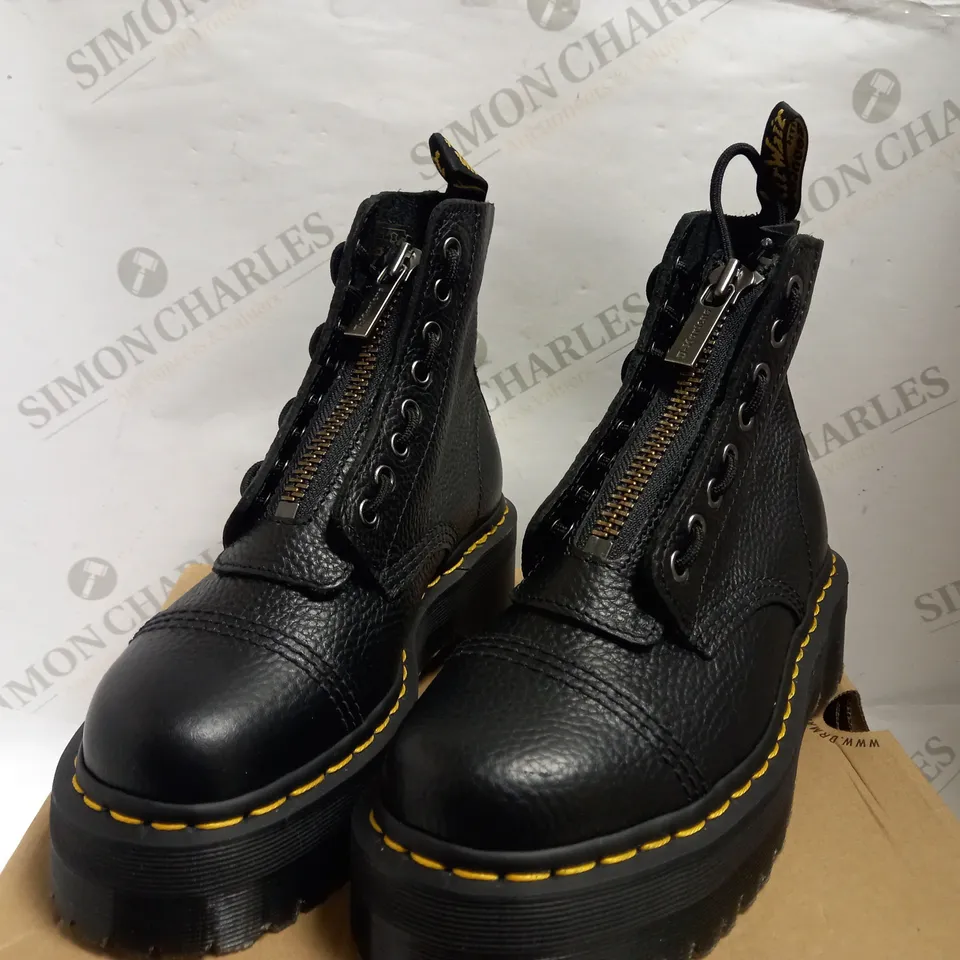 DR MARTENS SINCLAIR PLATFORM SOFT LEATHER BOOT WITH ZIP DETAIL - BLACK SIZE 5