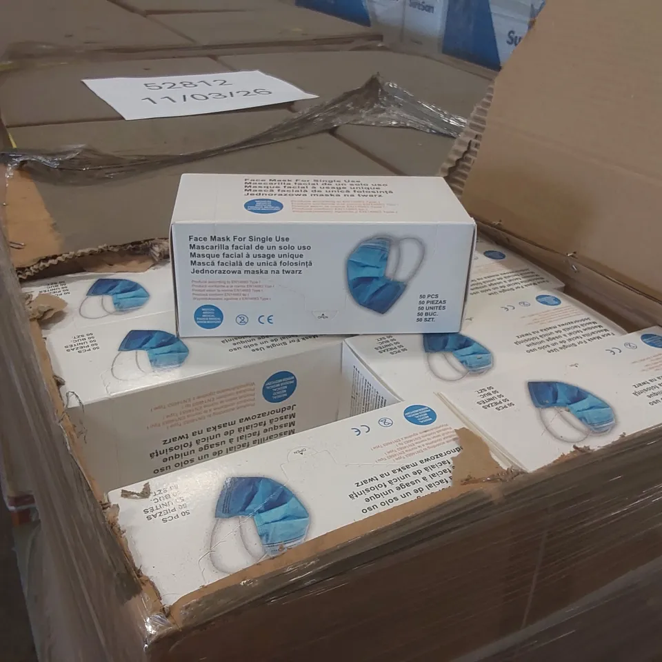 PALLET CONTAINING A VERY LARGE QUANTITY OF MEDICAL FACE MASKS