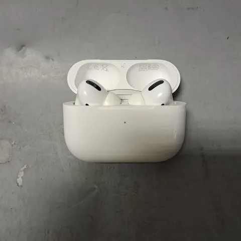 APPLE AIRPOD CHARGING CASE - A2190