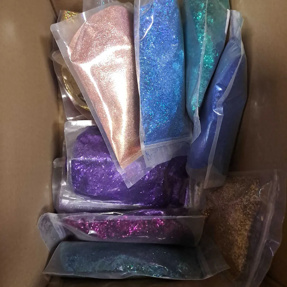 BOX OF APPROXIMATELY 20 SEALED ASSORTED GLITTER POUCHES TO INCLUDE - GOLD - PURPLE - PINK - ETC - COLLECTION ONLY