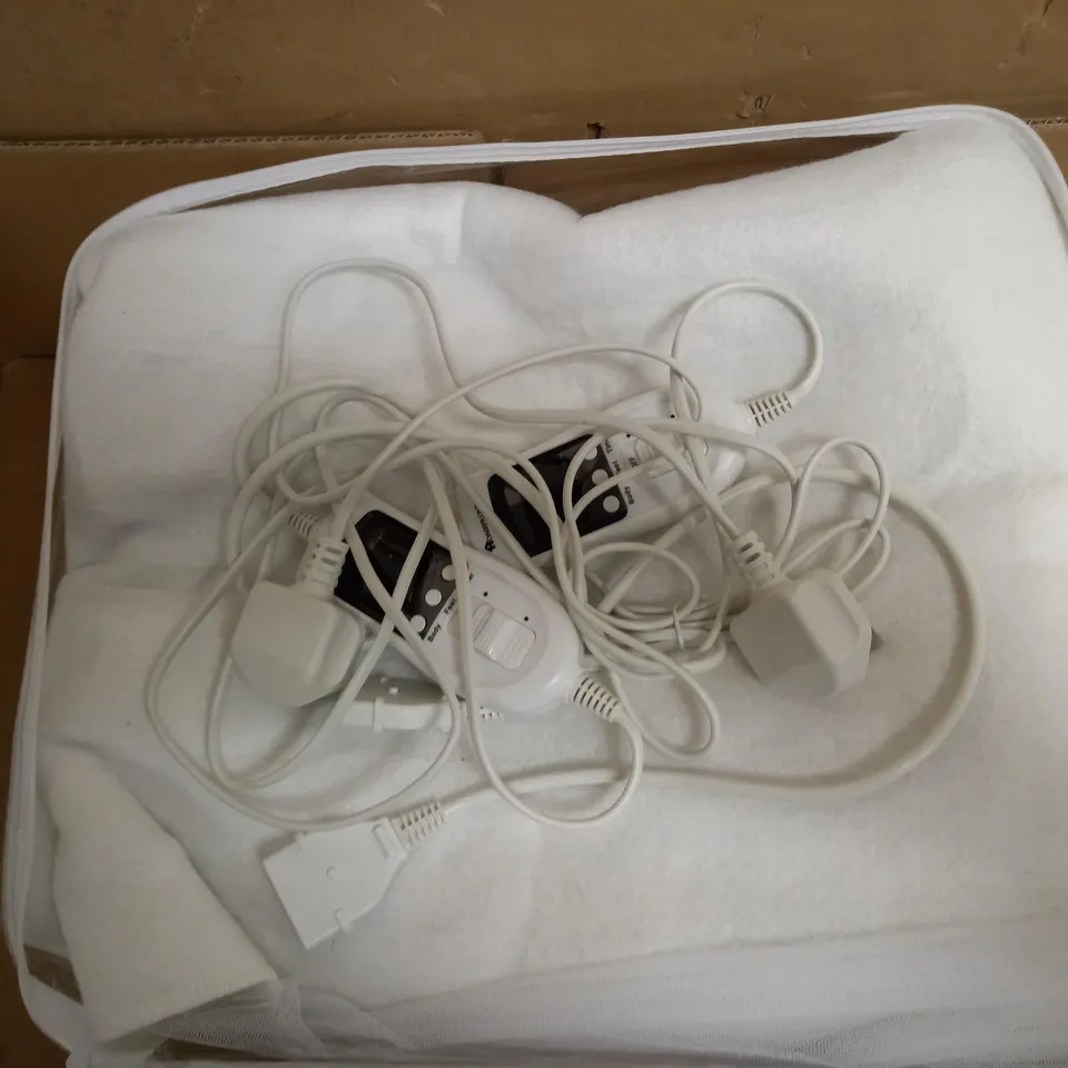 HOMEFRONT FULLY FITTED FLEECE ELECTRIC BLANKET 