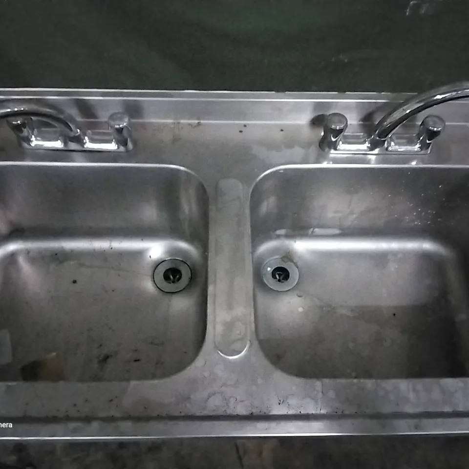 2 TAP & SINK BASINS WITH DRAIN BOARD