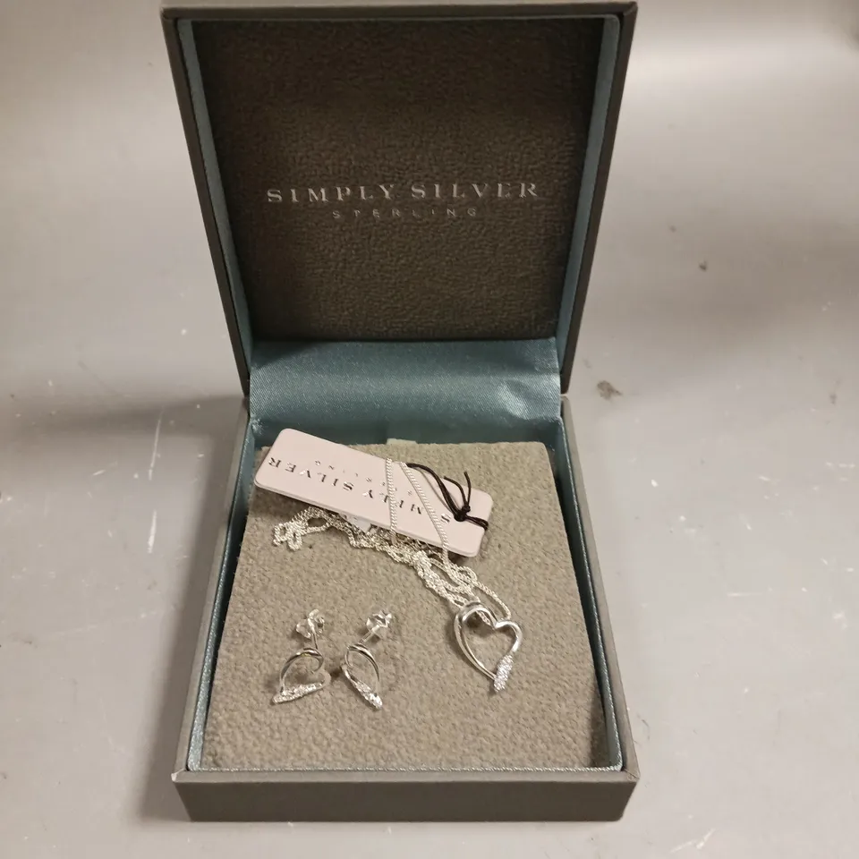 SIMPLY SILVER STERLING HEART SET