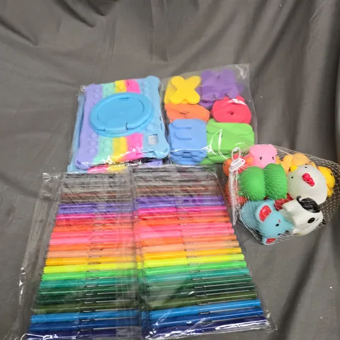 APPROXIMATELY 10 ASSORTED TOYS AND GAMES TO INCLUDE FELT TIP PENS, TABLET CASES AND BATH TOYS