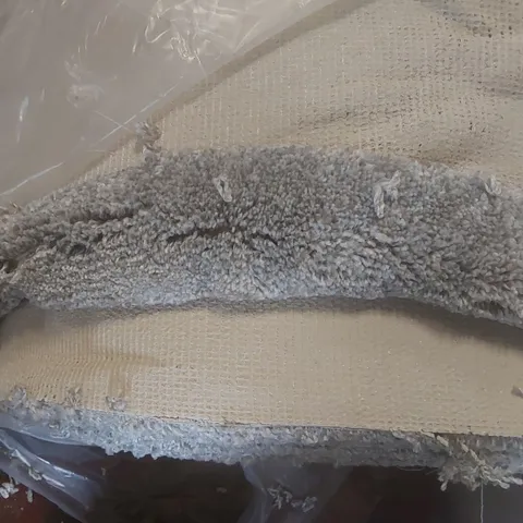 ROLL OF QUALITY SEATTLE CARPET - APPROXIMATELY 30 x 4m