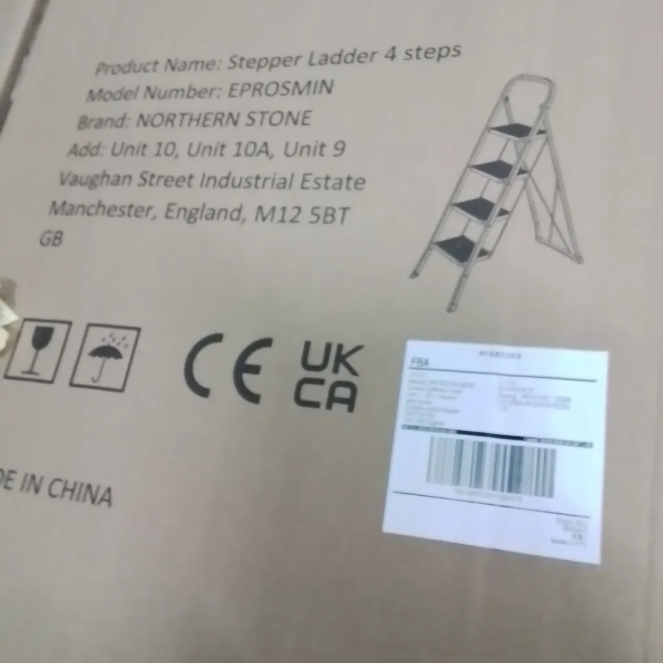 BOXED STEP LADDER 4 STEPS