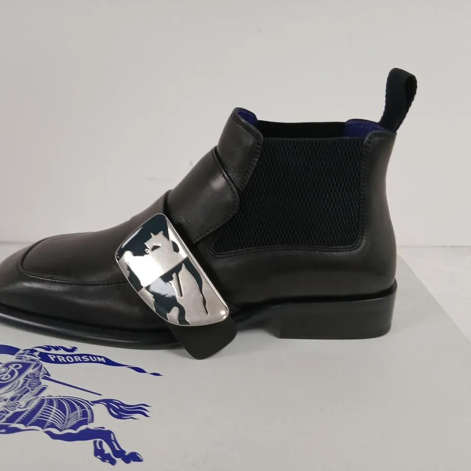 BURBERRY BLACK LEATHER ANKLE BOOTS WITH BUCKLE STRAP – WOMEN'S SIZE 40