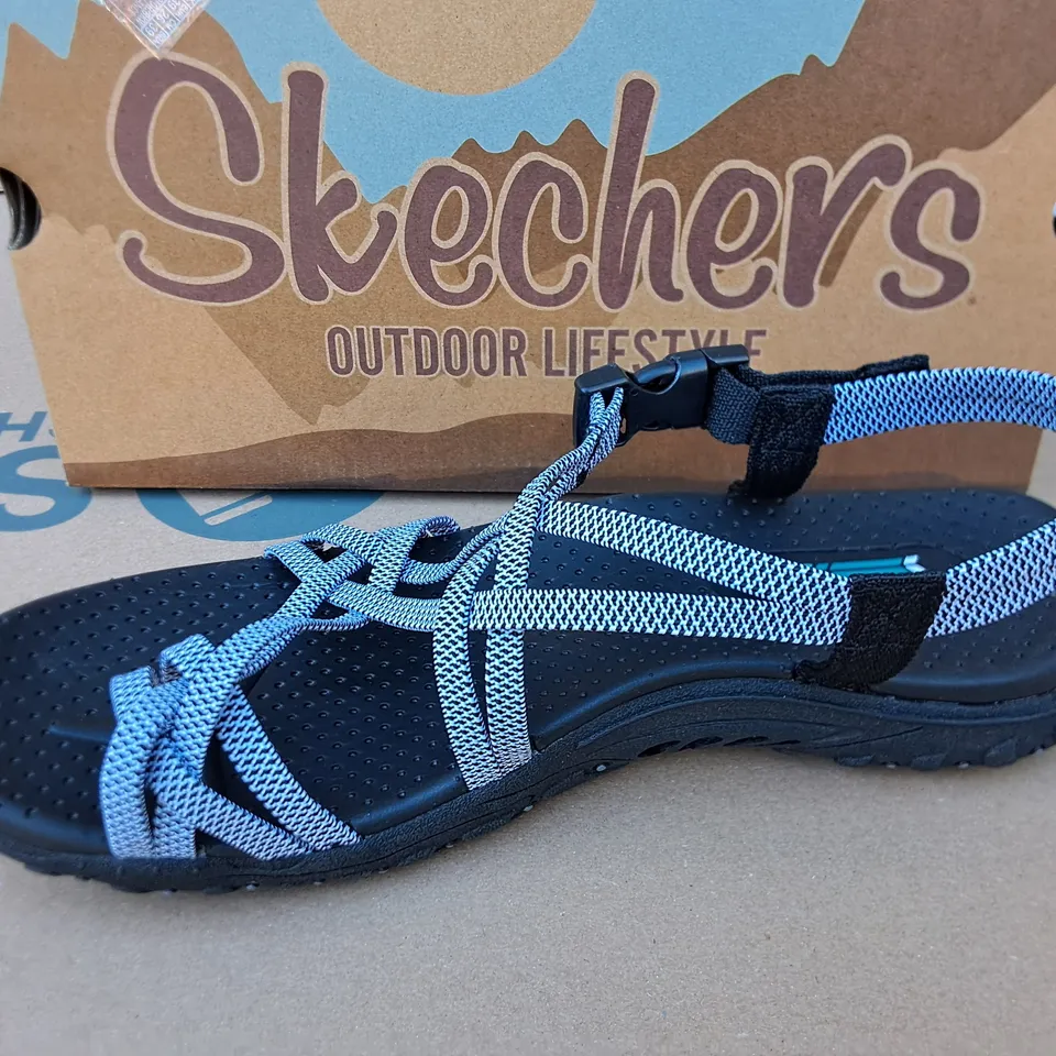 BOXED PAIR OF SKECHERS WOMENS BLACK SANDALS - UK 7