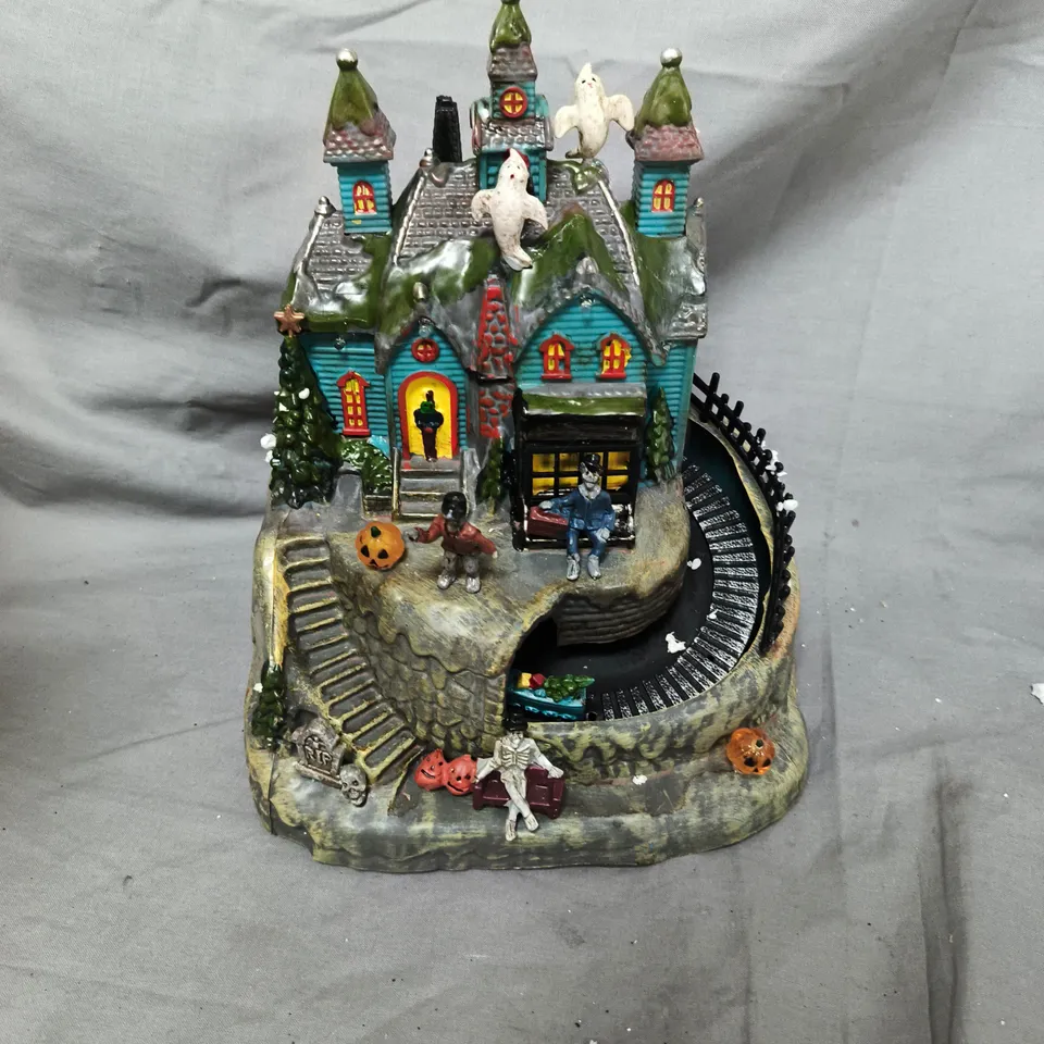 HAUNTED GHOST TRAIN LED SCENE HALLOWEEN DECORATION 
