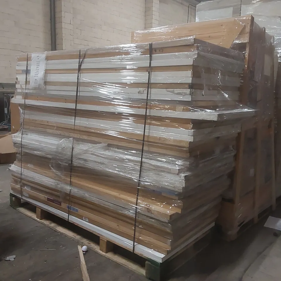 PALLET CONTAINING APPROXIMATELY 40x MIXED INTERNAL DOORS