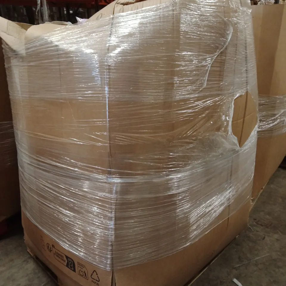 PALLET CONTAINING A LARGE QUANTITY OF HOSES