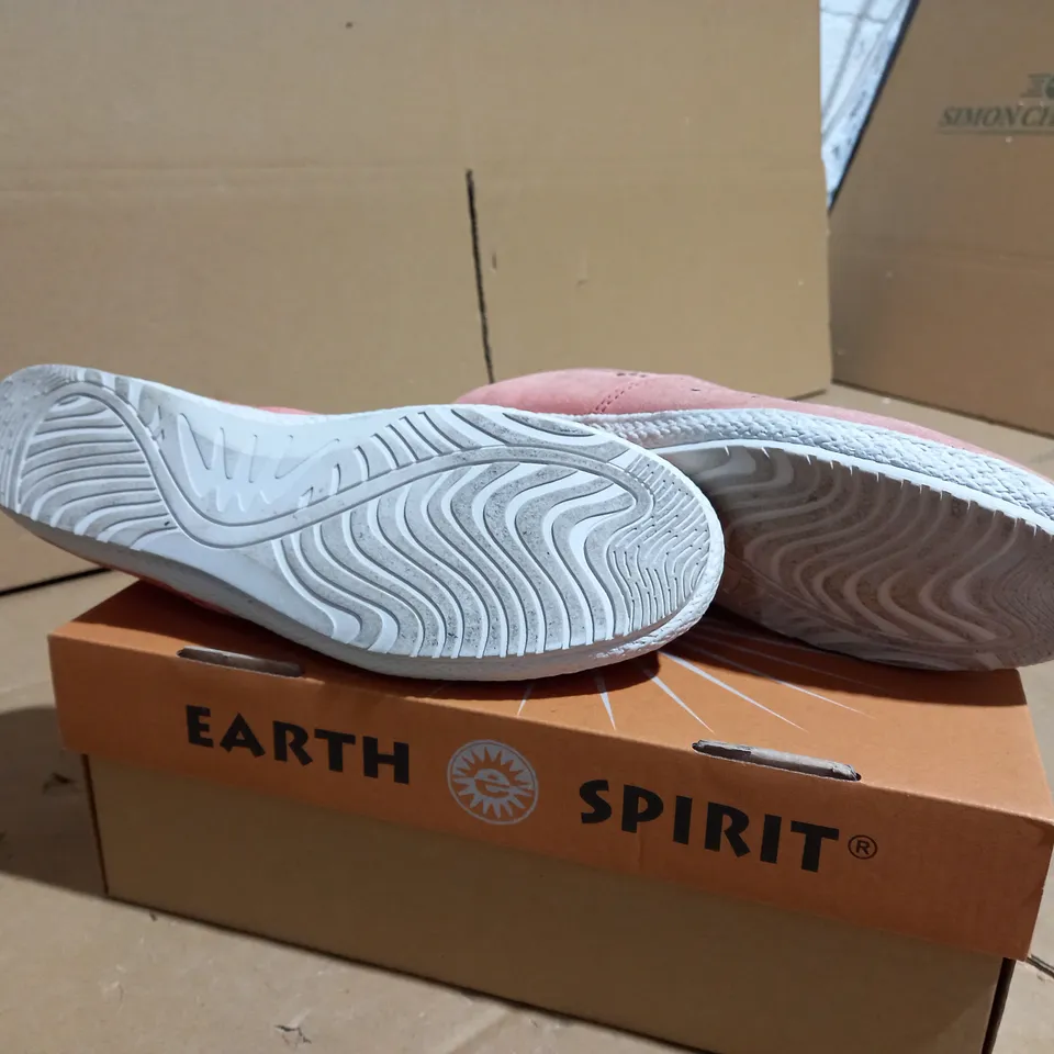 EARTH SPIRIT CUIR VERITABLE SHOE - UK SIZE 6, IN PINK
