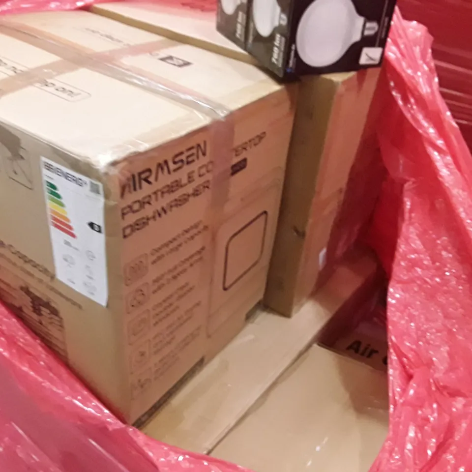PALLET TO CONTAIN AN ASSORTMENT OF HOUSEHOLD ITEMS TO INCLUDE CHANDELIER, LIGHT BULBS, AIR COOLER AND SPIN DRYER ECT