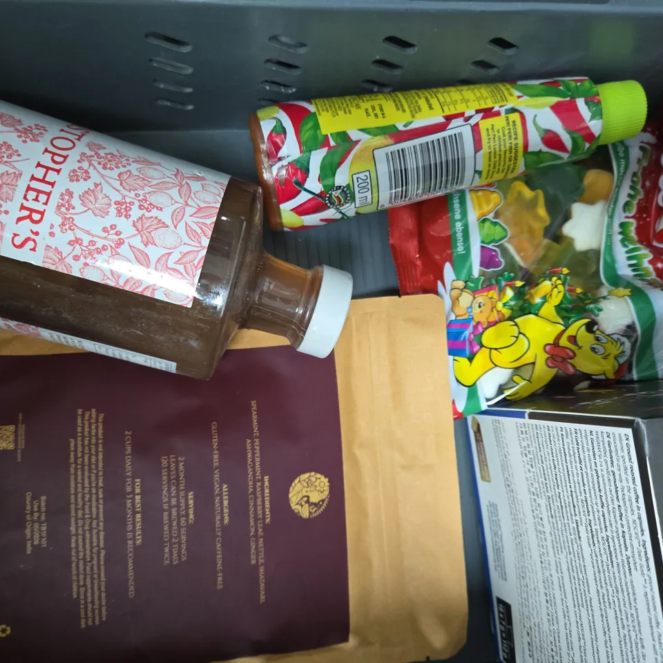 APPROXIMATELY 8 ASSORTED FOOD AND DRINK ITEMS TO INCLUDE FANTA, BRUSCHETTA, ETC