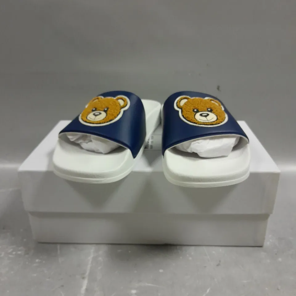 BOXED PAIR OF MOSCHINO TEDDY BEAR OPEN TOE SLIDES - 5.5