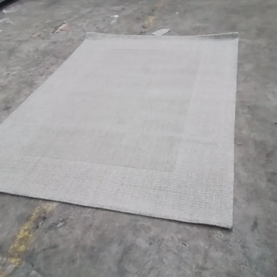 QUALITY DESIGNER AREA RUG - APPROXIMATELY 230X160CM