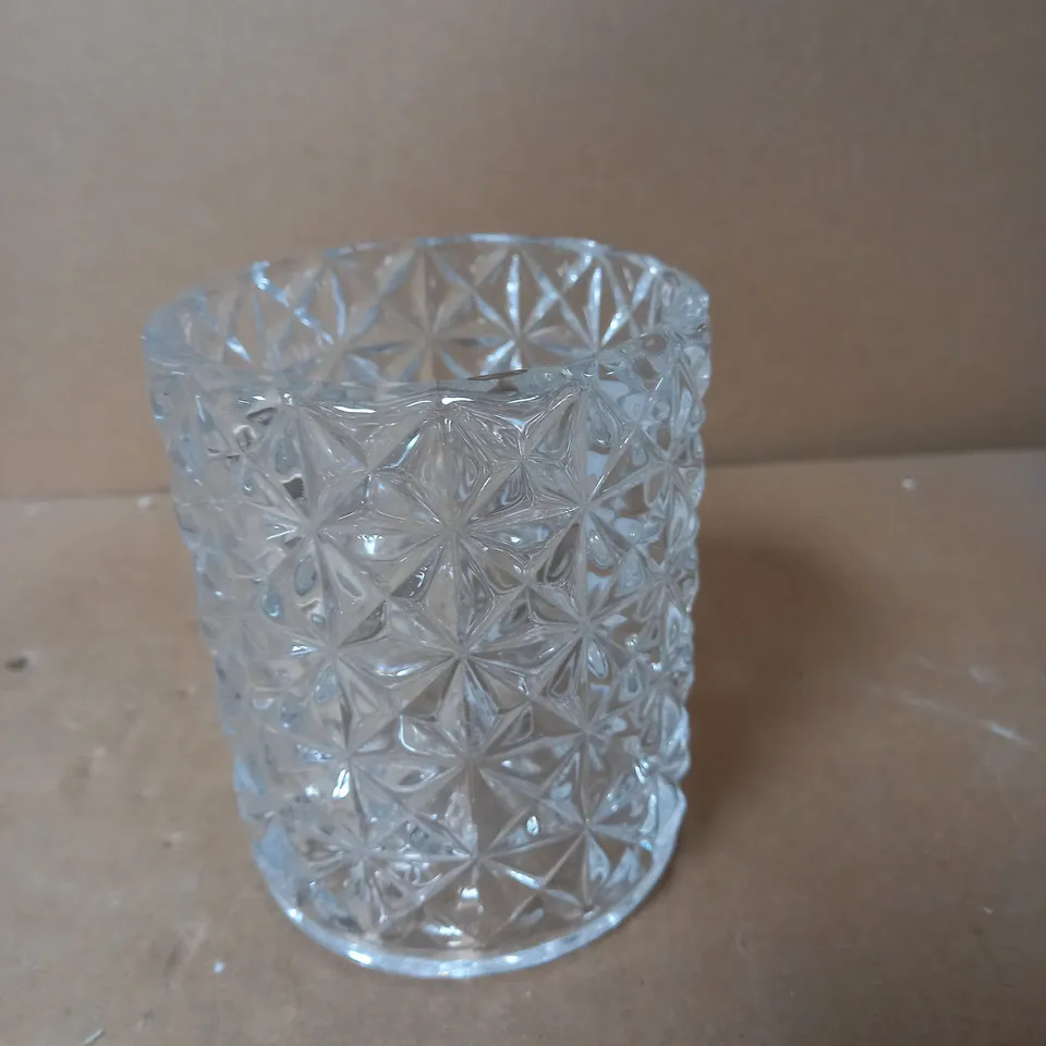 VICTORIA SPARE GLASS LIGHT SHADE 