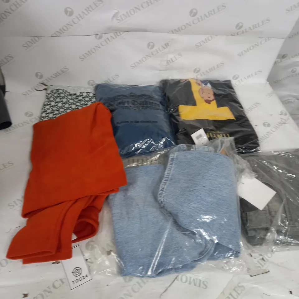 LARGE BOX OF ASSORTED CLOTHING ITEMS TO INCLUDE LINGERIE, DRESSES AND JUMPERS