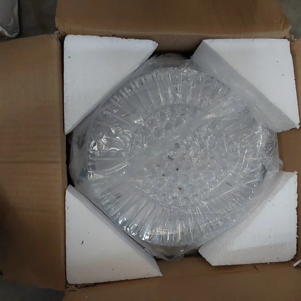 BOXED LORNE LED FLUSH MOUNTED CEILING LIGHT (1 BOX)