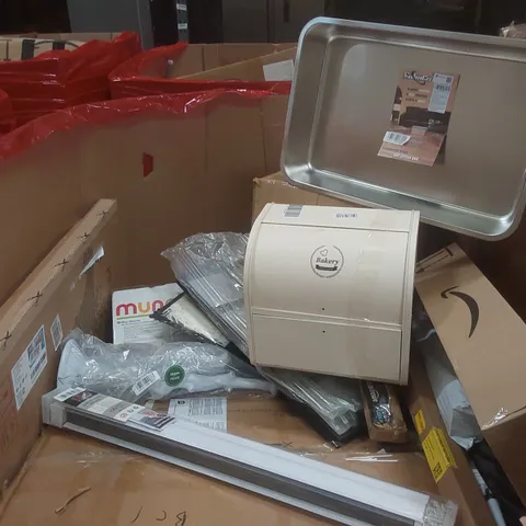 PALLET CONTAINING A VERY LARGE QUANTITY OF ASSORTED ITEMS INCLUDING: BREAD BIN, ROLLER BLIND, SAFETY GATE, CAT LITTER BOX ECT