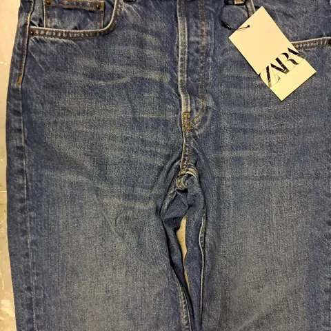 ZARA STRAIGHT LEG JEANS IN MEDIUM BLUE SIZE UK SIZE 10