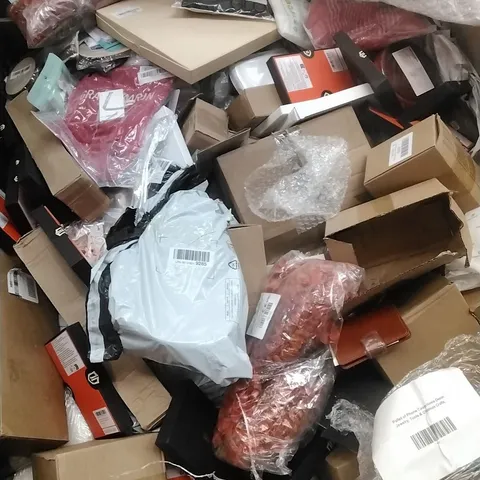 PALLET OF PHONE CASES HOME DECOR, JEWELRY, TOOLS & CHRISTMAS CRAFTS ETC