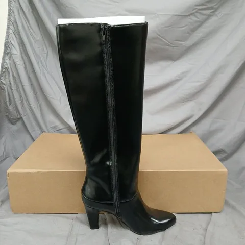 V BY VERY LADIES HEELED KNEE HIGH BOOTS - BLACK - SIZE 4