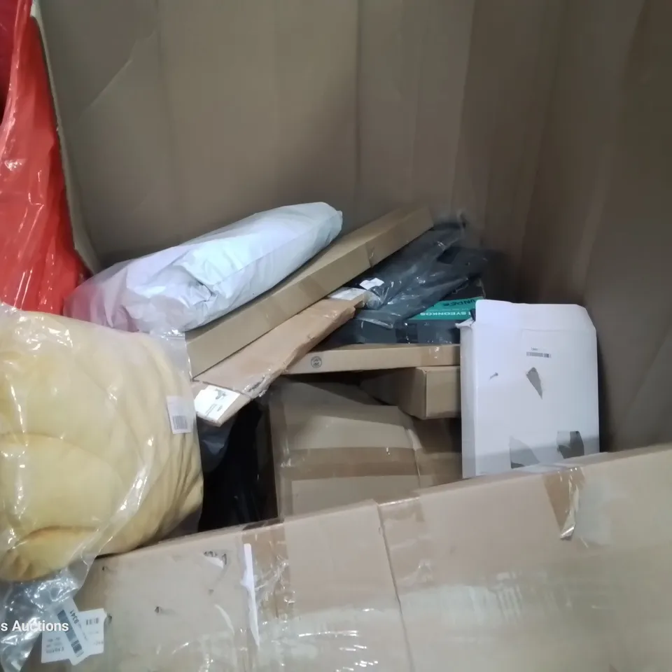 PALLET OF ASSORTED ITEMS INCLUDING: AIR FRYER, DRYWALL SANDER, MIRROR, FOOD PROCESSOR, RETRACTABLE SAFETY GATE 