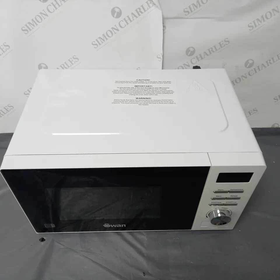 BOXED SWAN 20L 700W DIGITAL MICROWAVE - WHITE RRP £64
