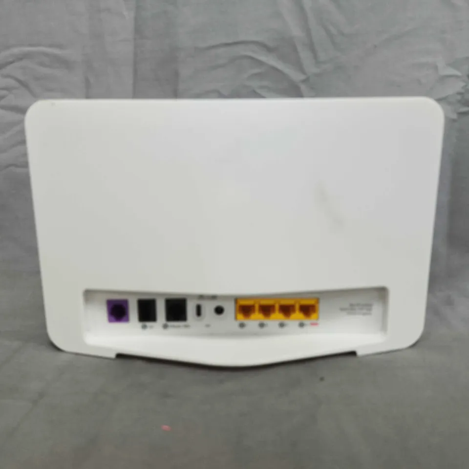 SKY SR213-02-UK WHITE WIFI ROUTER