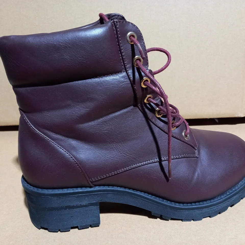 NEW LOOK LACE UP BOOTS - SIZE 7