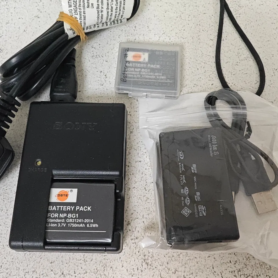 UNBOXED SONY CYBERSHOT 16.2MP DIGITAL STILL CAMERA - DSC-HX7V