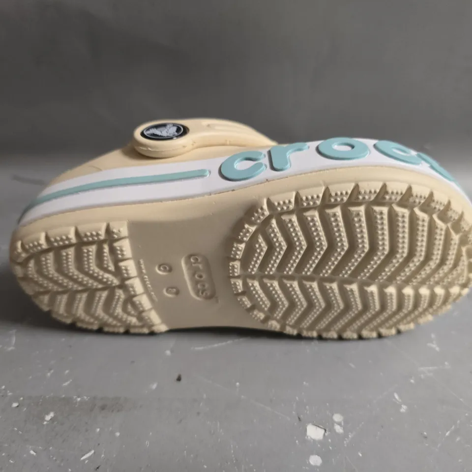 UNBOXED PAIR OF CROCS BAYABAND CLOGS IN SAND - UK C8