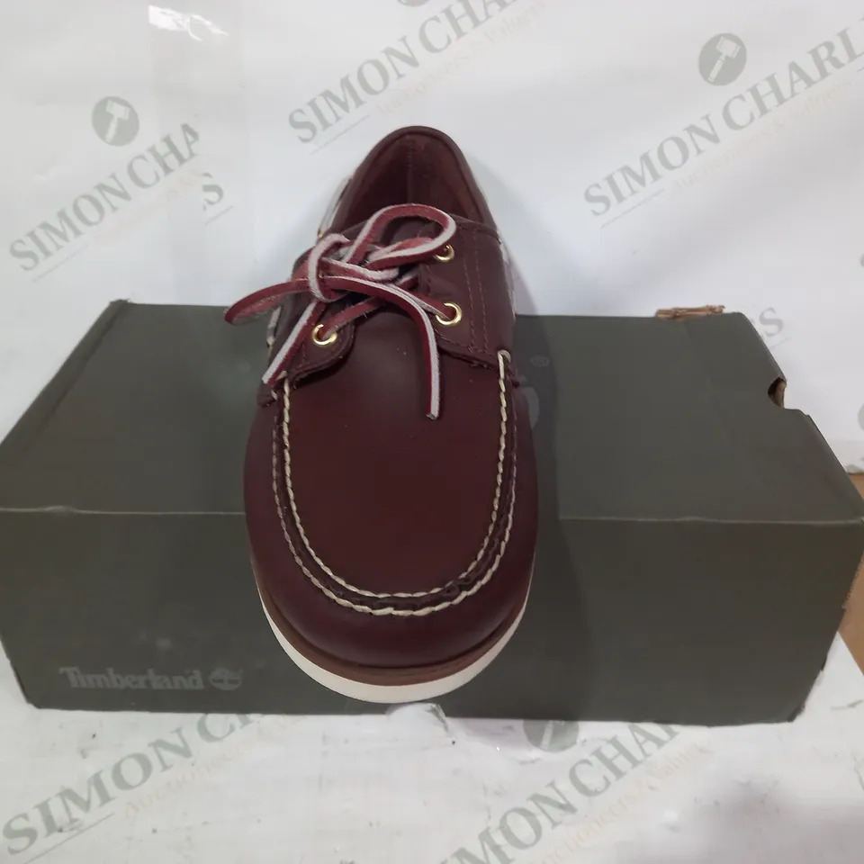 BOXED PAIR OF TIMBERLAND CLASSIC BOAT SHOES IN BROWN UK SIZE 11.5